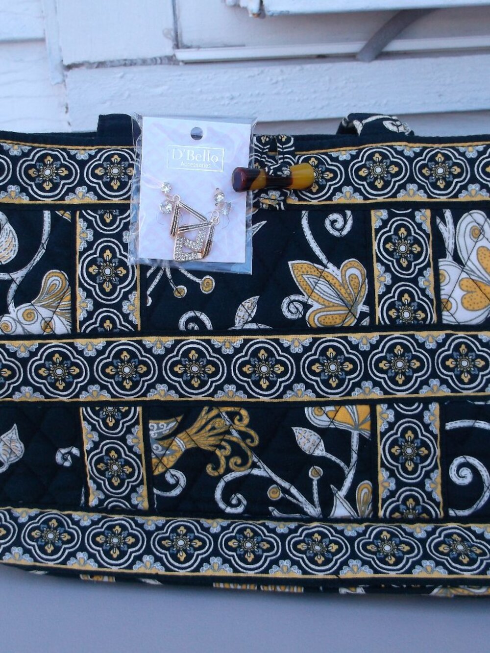 Vera Bradley Black/White/Yellow Quilted Handbag • 12.5x8.5 • Loop‑Over Tab ✈️